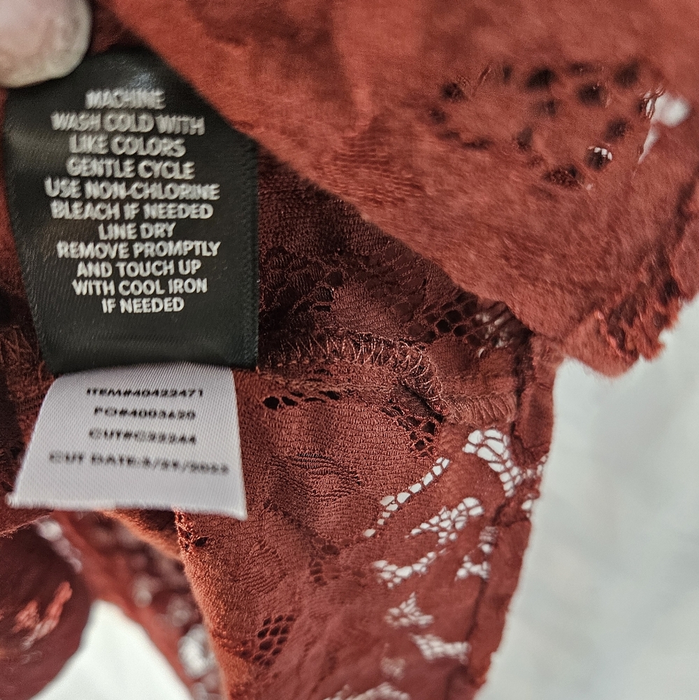 Torrid Rust Floral Lace Blouse Size 2 Plus Size Boho Sheer V-Neck Short Sleeve - Picture 6 of 9